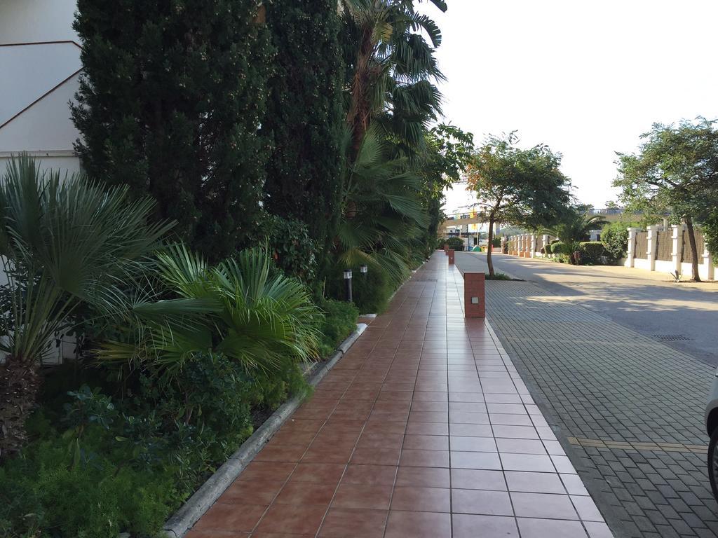 Sinfonia Del Mar Apartment Estepona Exterior photo